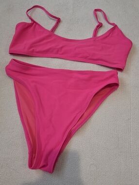 Good American Deep Scoop Hot Pink Bikini Top And Bottom